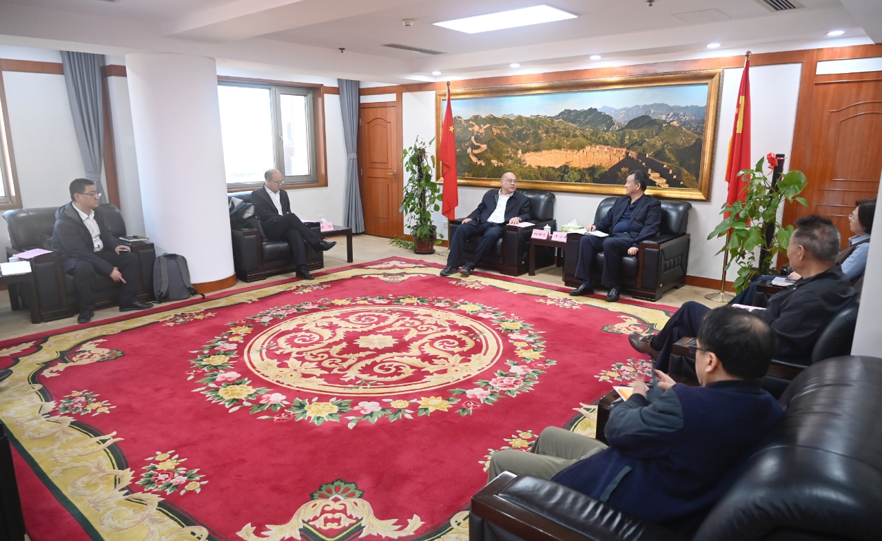 山东鲁银投资集团（鲁盐集团）党委书记、董事长杨耀东一行与中国盐业协会交流工作